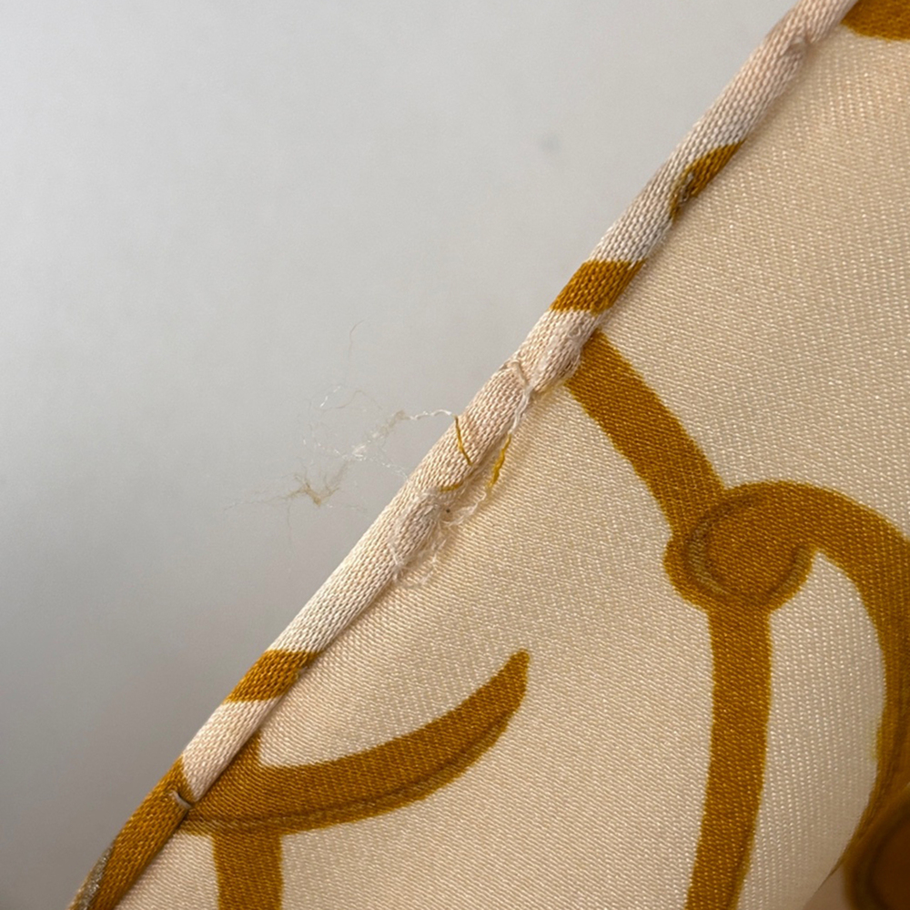 Chanel scarf/muffler with Coco Mark and sunflower design, silk, beige, multic... - Picture 3 of 3